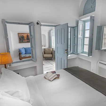 Aigialos Luxury Traditional Settlement Fira (Santorini)
