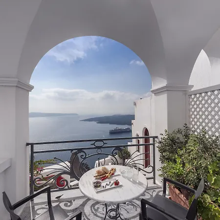 Aigialos Luxury Traditional Settlement 5* Fira (Santorini)
