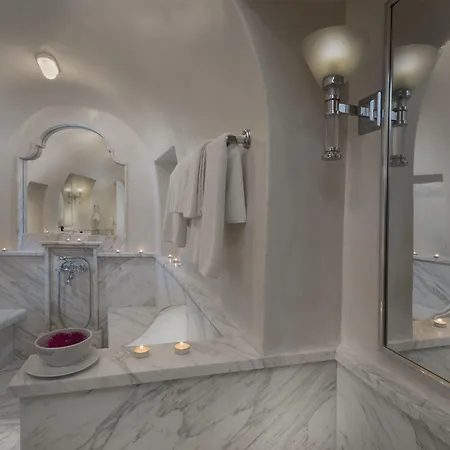 Aigialos Luxury Traditional Settlement Hotel Fira (Santorini)