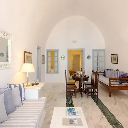 Hotel Aigialos Luxury Traditional Settlement Fira (Santorini)