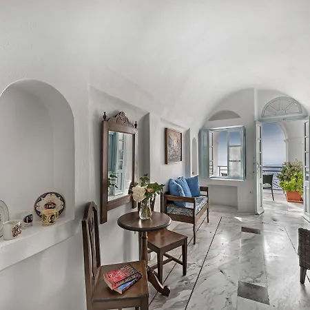 Aigialos Luxury Traditional Settlement Hotel Fira (Santorini)