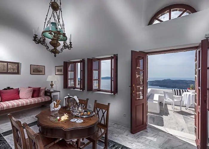 Aigialos Luxury Traditional Settlement 5* Fira (Santorini)