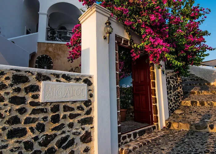 Aigialos Luxury Traditional Settlement Hotel Fira (Santorini)