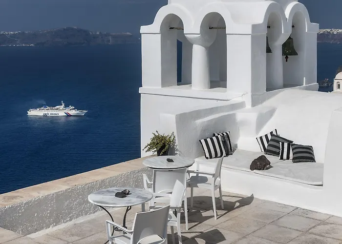 Aigialos Luxury Traditional Settlement Hotel Fira (Santorini)