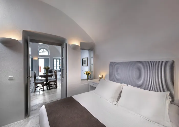 Aigialos Luxury Traditional Settlement Fira (Santorini)