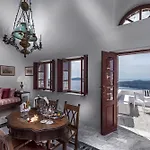 Aigialos Luxury Traditional Settlement 5* Fira (Santorini)