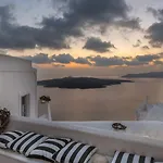 Aigialos Luxury Traditional Settlement Fira (Santorini)