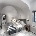 Aigialos Luxury Traditional Settlement 5* ثيرا