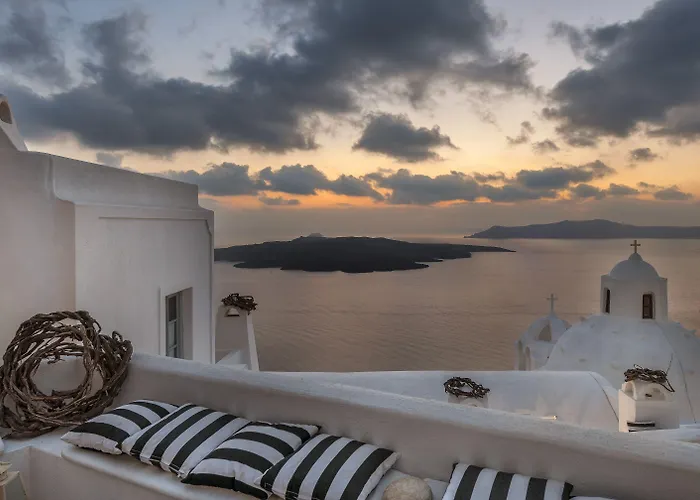 Aigialos Luxury Traditional Settlement サントリーニ